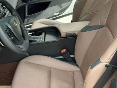 Lexus ES 200 Excellence Edition - ფოტო 4