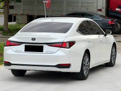 Lexus ES 200 Excellence Edition - ფოტო 9