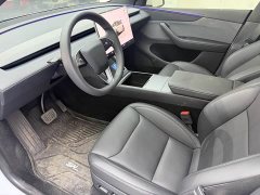 Tesla Model Y Rear-Wheel Drive - ფოტო 4