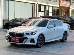 BMW 5 Series 525Li M Sport Package - ფოტო 1