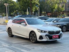 BMW 5 Series 525Li M Sport Package - ფოტო 3