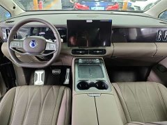 Denza D9 Gen 2 EV RWD Flash Charge Luxury Edition - ფოტო 5