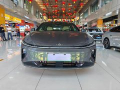 Changan Qiyuan A07 2025 Blue Whale Pure Electric 710 Flagship - ფოტო 2