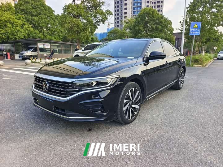 Volkswagen Passat 330TSI Elite - ავტომობილი ჩინეთიდან