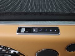 Land Rover Range Rover 2020 3.0L V6 Heritage Extended Wheelbase - ფოტო 16