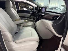 Buick GL8 Land Official Business Class 652T Comfort Edition - ფოტო 19