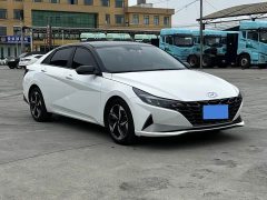 Hyundai Elantra 1.5L CVT Luxury - ფოტო 3