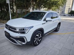 Volkswagen Touareg 300TSI Two-Wheel Drive Crescent Edition - ფოტო 1