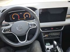 Volkswagen Touareg 300TSI Two-Wheel Drive Crescent Edition - ფოტო 18