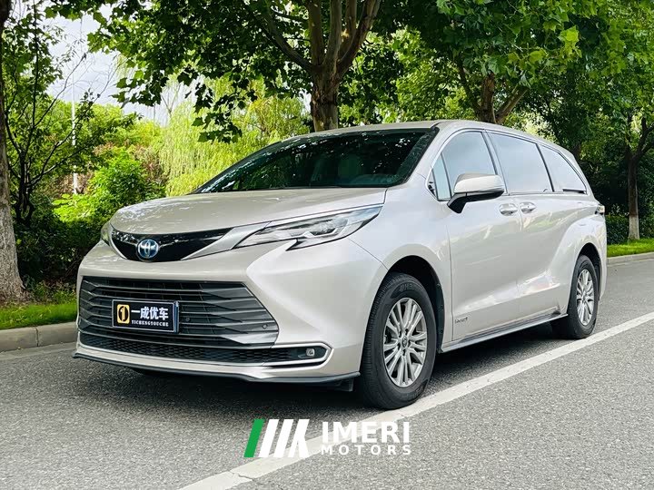 Toyota Sienna 2.5L Hybrid Premium Edition
