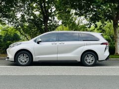 Toyota Sienna 2021 2.5L Hybrid Premium Edition - ფოტო 7