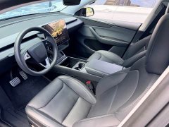 Tesla Model Y Rear-Wheel Drive - ფოტო 7