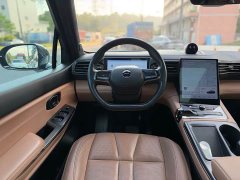 NIO ES8 100kWh Signature Edition Six-Seater - ფოტო 14