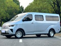 Wuling Yangguang 400km Passenger Vehicle Comfort Edition - photo 1