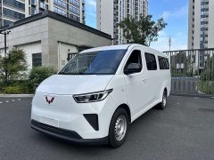 Wuling Yangguang 300km Comfort Passenger Van 60kW - ფოტო 1