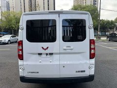 Wuling Yangguang 300km Comfort Passenger Van 60kW - ფოტო 11