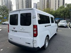 Wuling Yangguang 300km Comfort Passenger Van 60kW - ფოტო 12