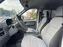 Wuling Yangguang 300km Comfort Passenger Van 60kW - ფოტო 4