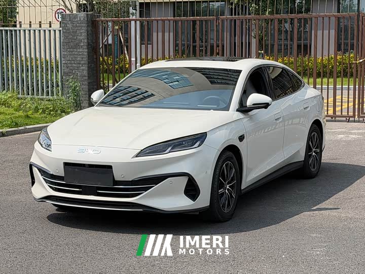 BYD Dolphin 06 DM-i Smart Drive 120KM Premium Edition - car from China