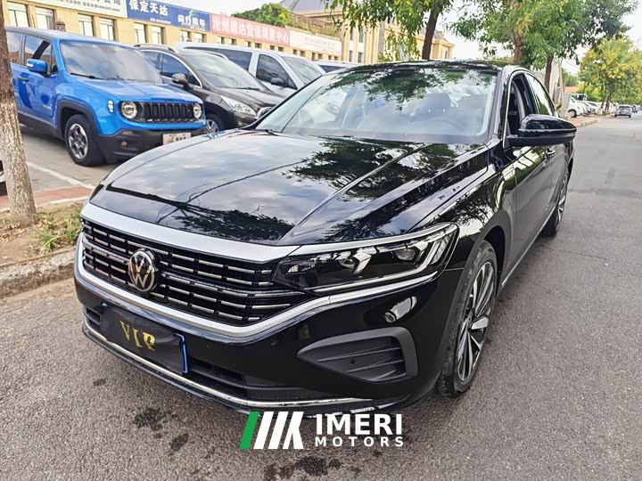 Volkswagen Passat Outstanding Edition 380TSI Dragon Ascendant Version