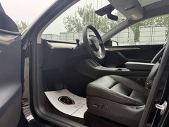 Tesla Model Y Long Range All-Wheel Drive - ფოტო 4