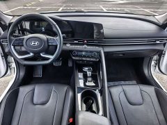 Hyundai Elantra 1.5L CVT Luxury - ფოტო 10