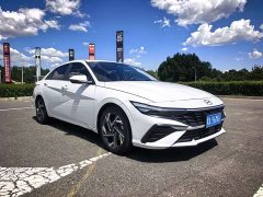 Hyundai Elantra 1.5L CVT Luxury - ფოტო 3