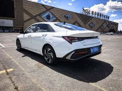 Hyundai Elantra 1.5L CVT Luxury - ფოტო 4