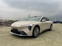 Buick Zhijing L7 Extended Range Avvia - ფოტო 1