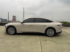 Buick Zhijing L7 Extended Range Avvia - ფოტო 3