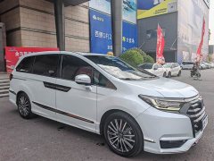Honda Odyssey 2.0L e:HEV Luxury - ფოტო 3