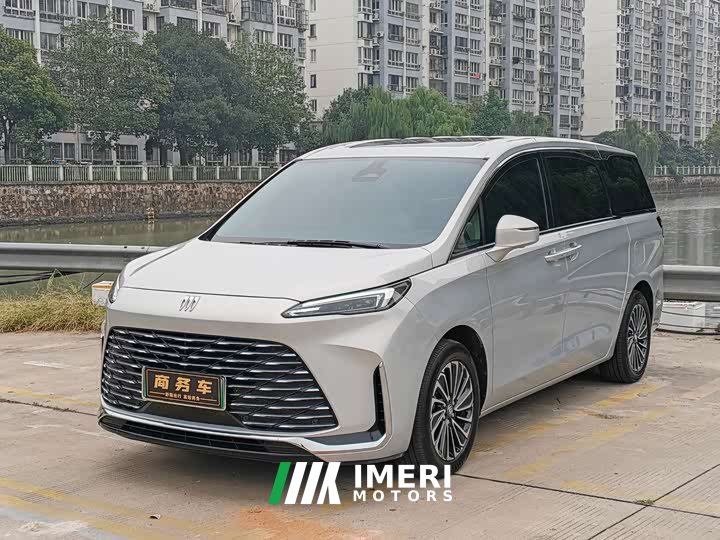 Buick GL8 New Energy Lusang Respect Edition
