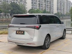 Buick GL8 New Energy Lusang Respect Edition - ფოტო 3