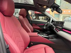 BMW 5 Series (Imported) 525i M Sport Package - ფოტო 10