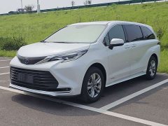 Toyota Sienna 2.5L Hybrid Comfort Edition - ფოტო 1