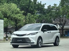 Toyota Sienna 2.5L Hybrid Premium Edition - ფოტო 1