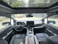 Toyota Sienna 2.5L Hybrid Premium Edition - ფოტო 10