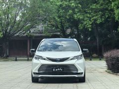 Toyota Sienna 2.5L Hybrid Premium Edition - ფოტო 2