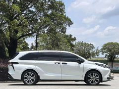 Toyota Sienna 2.5L Hybrid Premium Edition - ფოტო 4