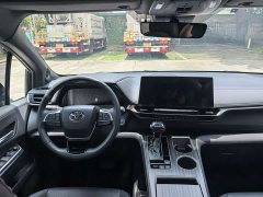 Toyota Sienna 2.5L Hybrid Premium Edition - ფოტო 9