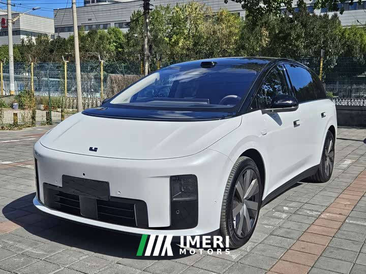 Li Auto i8 Standard Edition