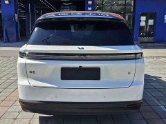 Li Auto i8 2025 Standard Edition - ფოტო 6