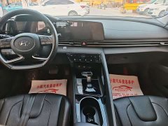 Hyundai Elantra 1.5L CVT Luxury - ფოტო 10