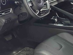 Hyundai Elantra 1.5L CVT Luxury - ფოტო 9