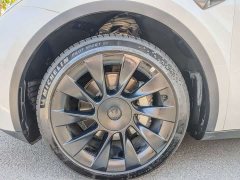 Tesla Model Y Rear-Wheel Drive - ფოტო 11