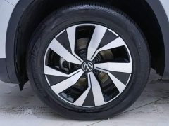 Volkswagen Taos 280TSI FWD Luxury Smart Connected Edition - ფოტო 10