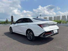 Hyundai Elantra 2023 1.5L CVT Luxury - photo 16