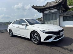 Hyundai Elantra 2023 1.5L CVT Luxury - photo 3