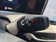 Volkswagen Jetta VS8 280TSI Automatic Premium Edition - ფოტო 17