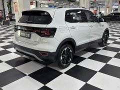 Volkswagen Touran 200TSI DSG Smart Connected Edition - photo 18